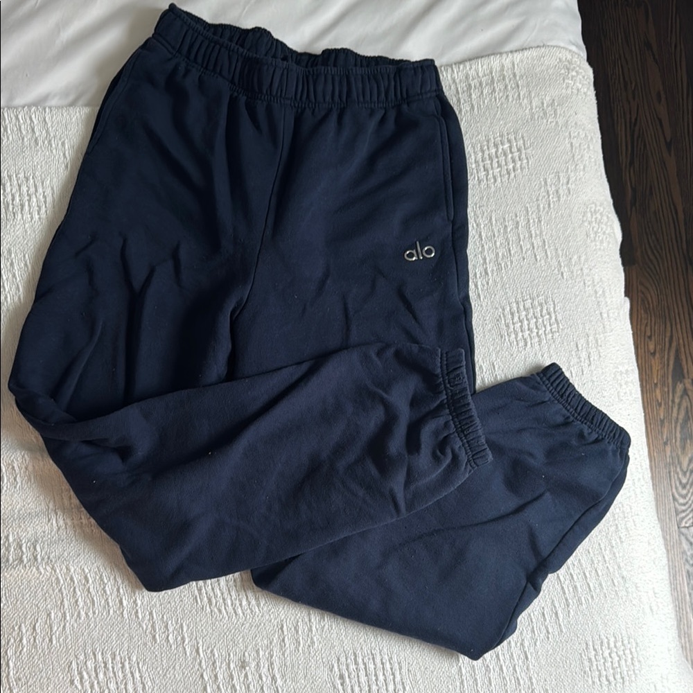 ALO Yoga Accolade sweatpants—Navy, Small